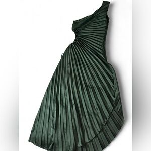🌱 Diamond Supply Co. Asymmetrical Green Dress